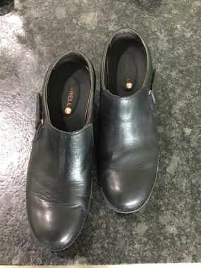 Merrill Clogs Size 9
